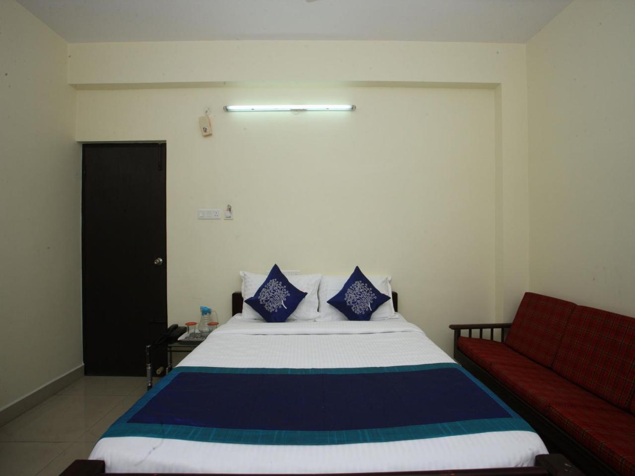 Oyo 10465 Koyambedu Chennai Hotel Exterior photo