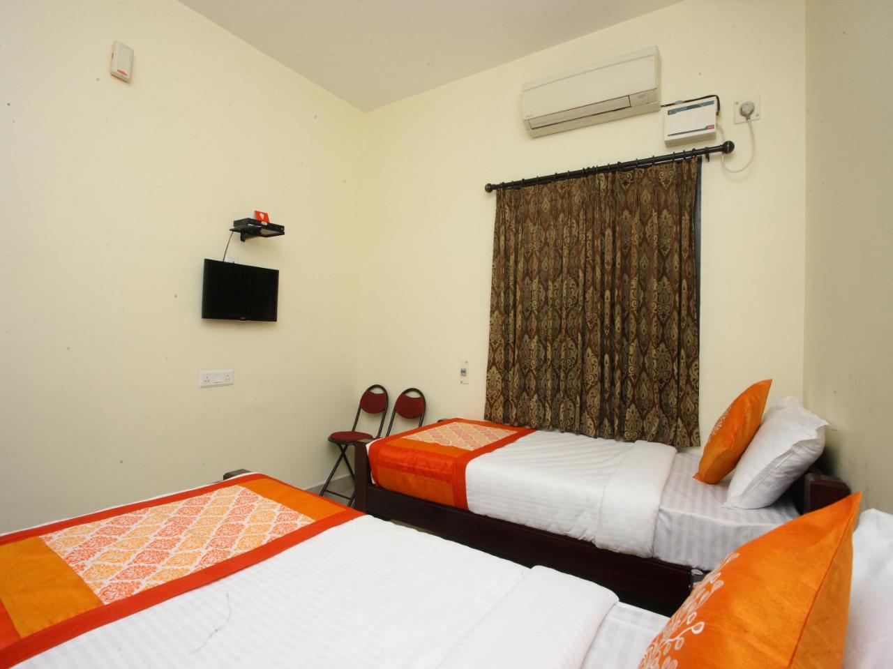 Oyo 10465 Koyambedu Chennai Hotel Exterior photo