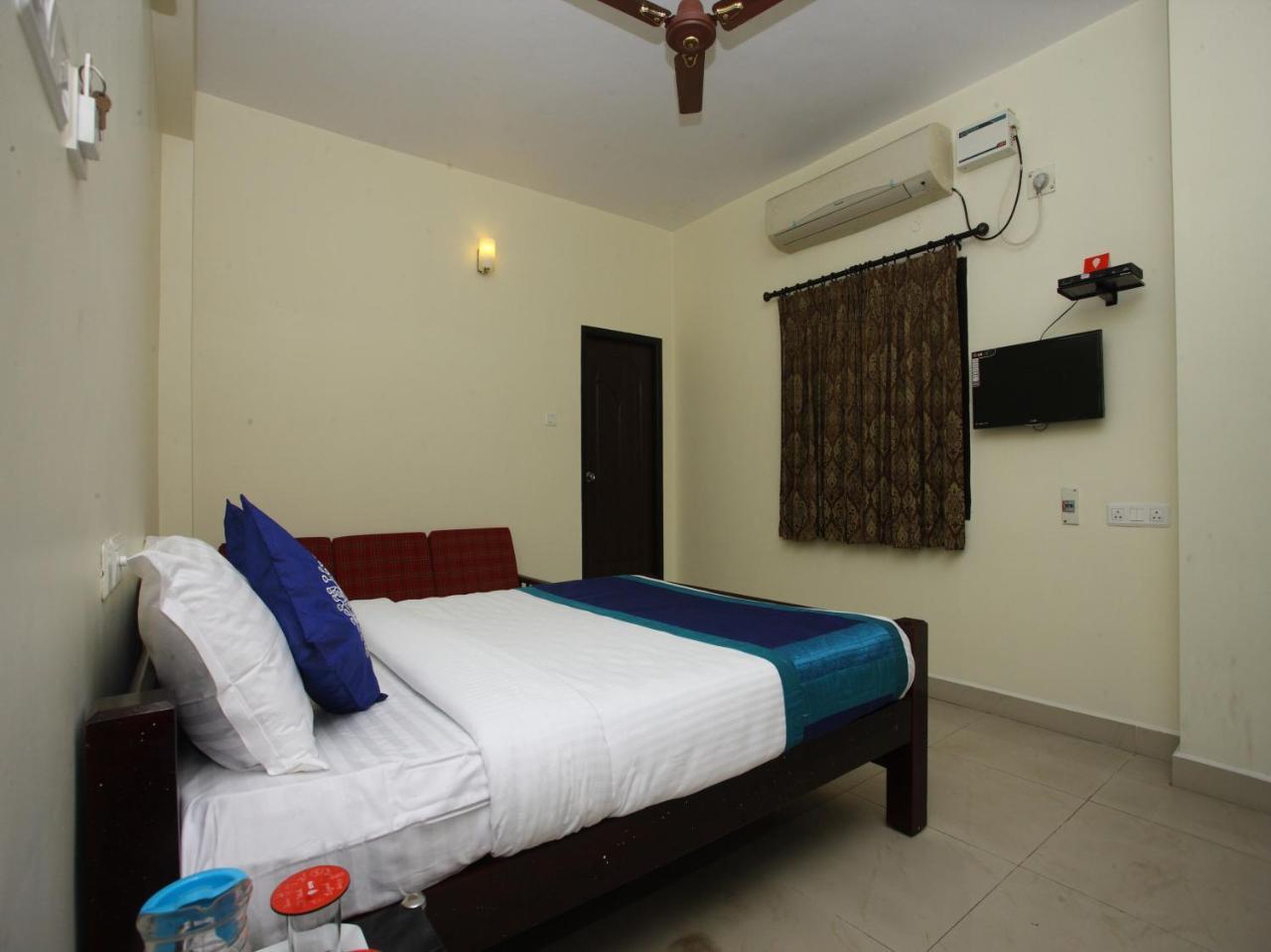 Oyo 10465 Koyambedu Chennai Hotel Exterior photo